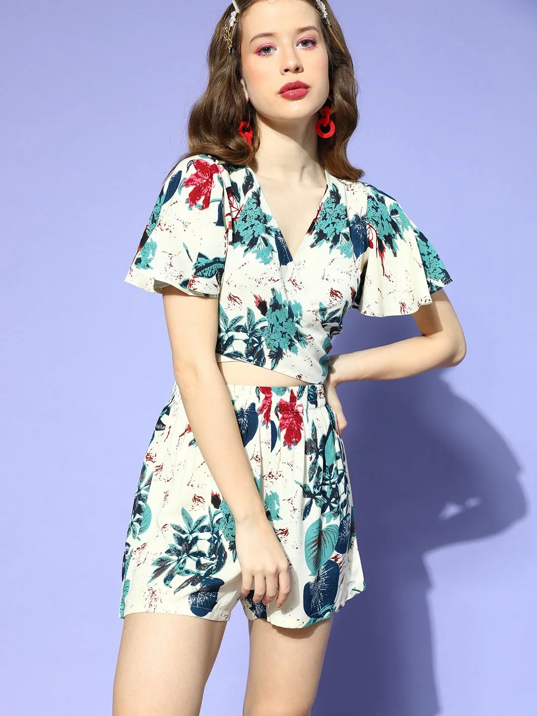 Berrylush Women White & Blue Floral Printed V-Neck Back Tie-Up Cotton Co-Ordinate Set