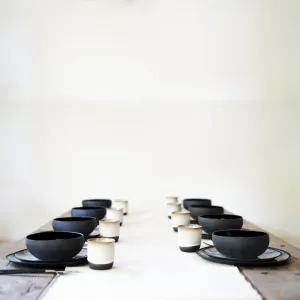 Rimmed Dinner Set for 4